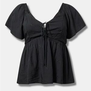 NWT WOMENS BLACK TOP WITH EYELET DETAIL Size Large